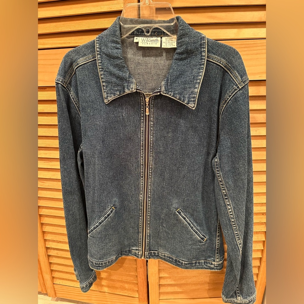 Zippered jean jacket